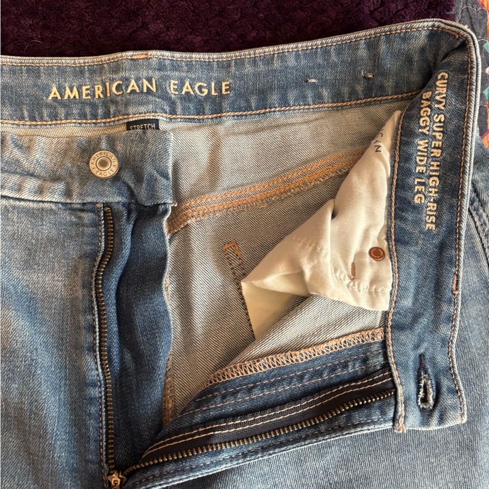 American Eagle Distressed Blue Jeans - Picture 2 of 4